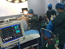 男混合痔手术中